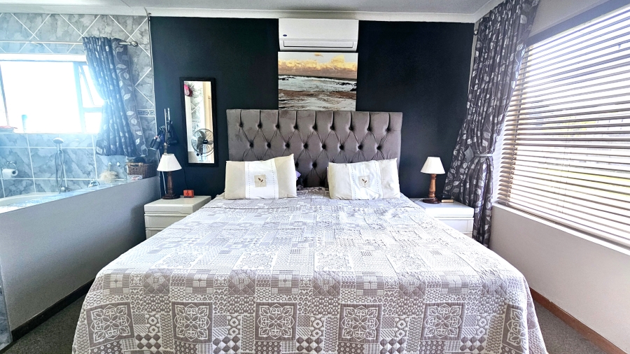 3 Bedroom Property for Sale in Dana Bay Western Cape